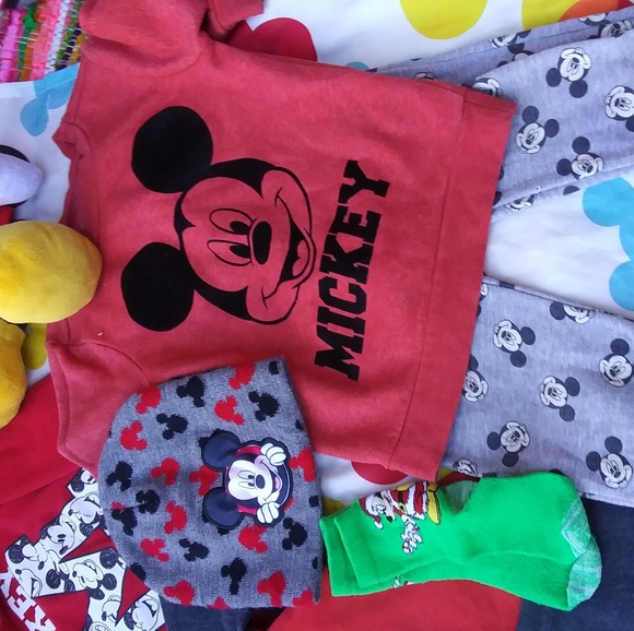Mickey mouse outfits - Picture 2 of 4